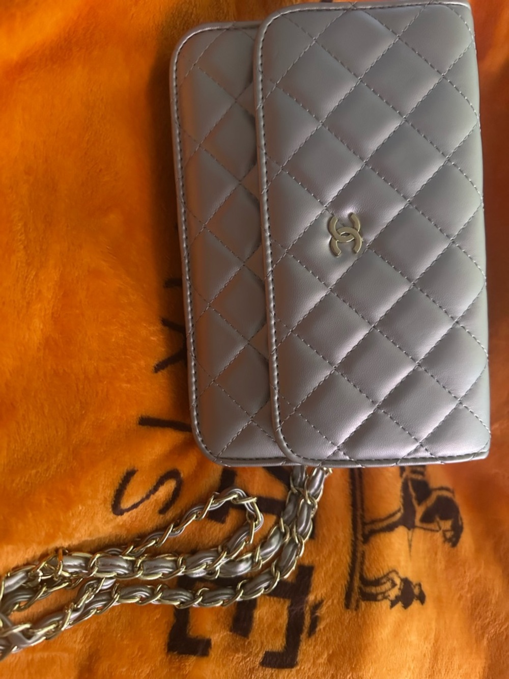 Quilted Metallic Crossbody Bag - Silver. Not authentic - Picture 2 of 8